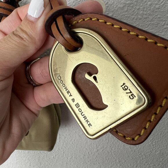 Vintage Dooney & Bourke Nylon Tan Crossbody Bag - Picture 5 of 13